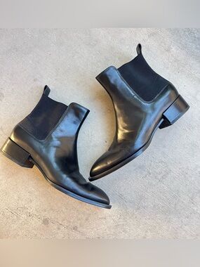 VINCE women’s black Chelsea boots 8.5